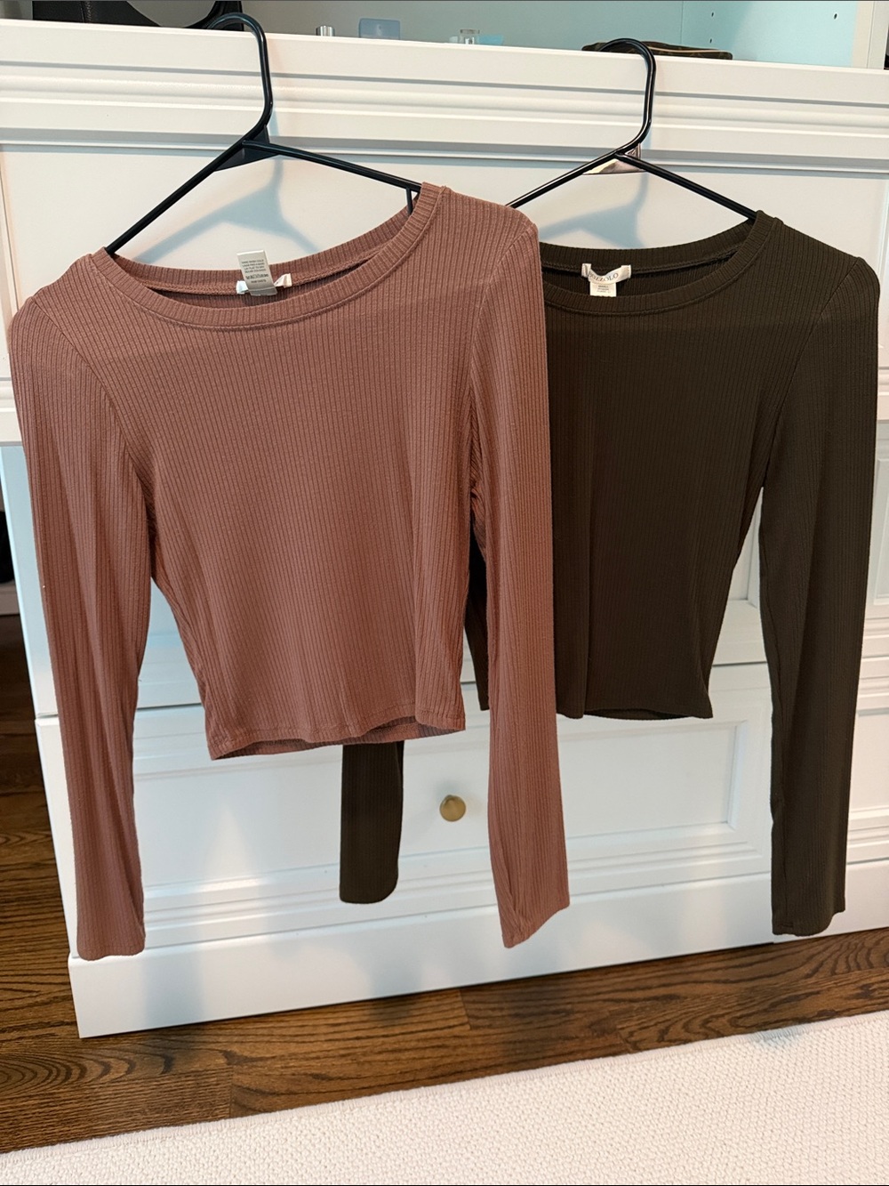 Bozzolo Ribbed Long-Sleeve Crop Top Set - Brown and Olive